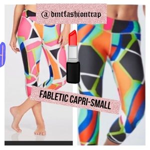 😍NWOT . Saleq FABLETICS capri legging / yoga pants. Work out pants